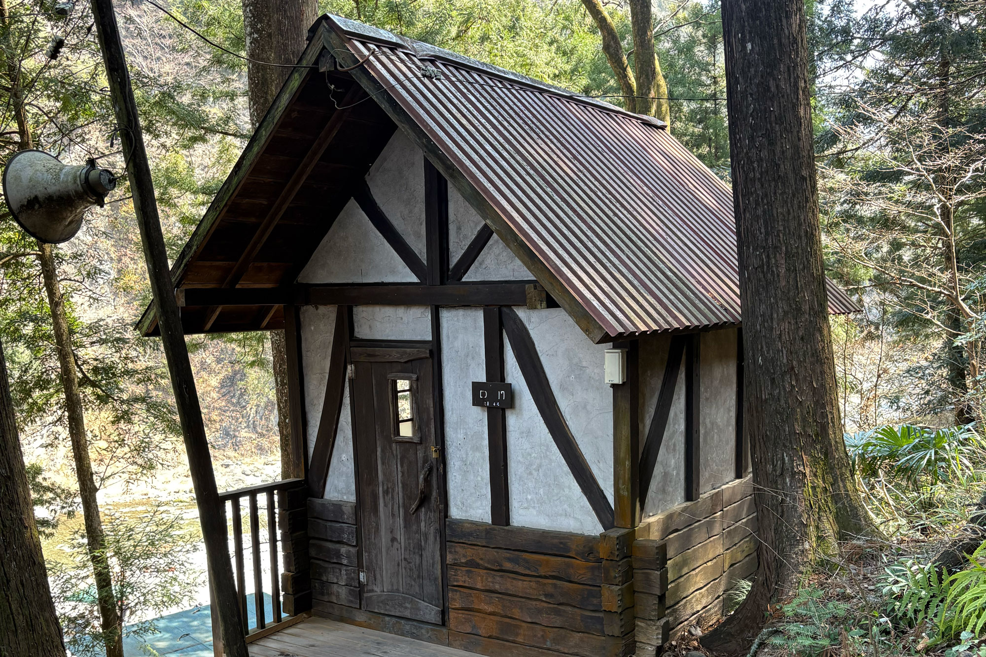 キャンプ バンガロー泊