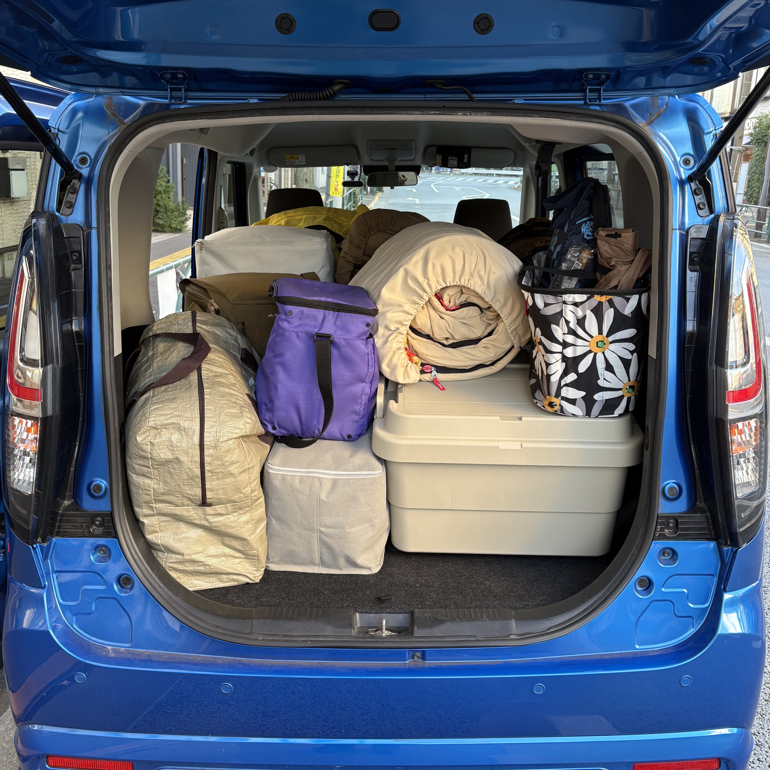 タイムズカー キャンプ ソリオ 荷物を積み込んだ状態